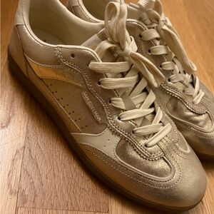Sam Edelman Metallic Gold and Cream Leather Sneakers like new